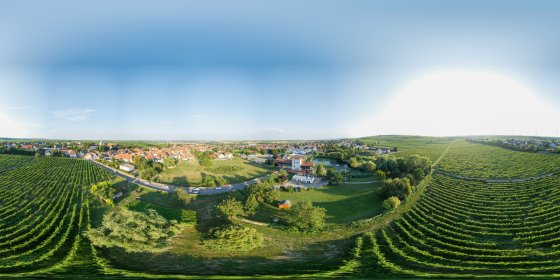 Play 'VR 360° - Deutsche Weinstraße